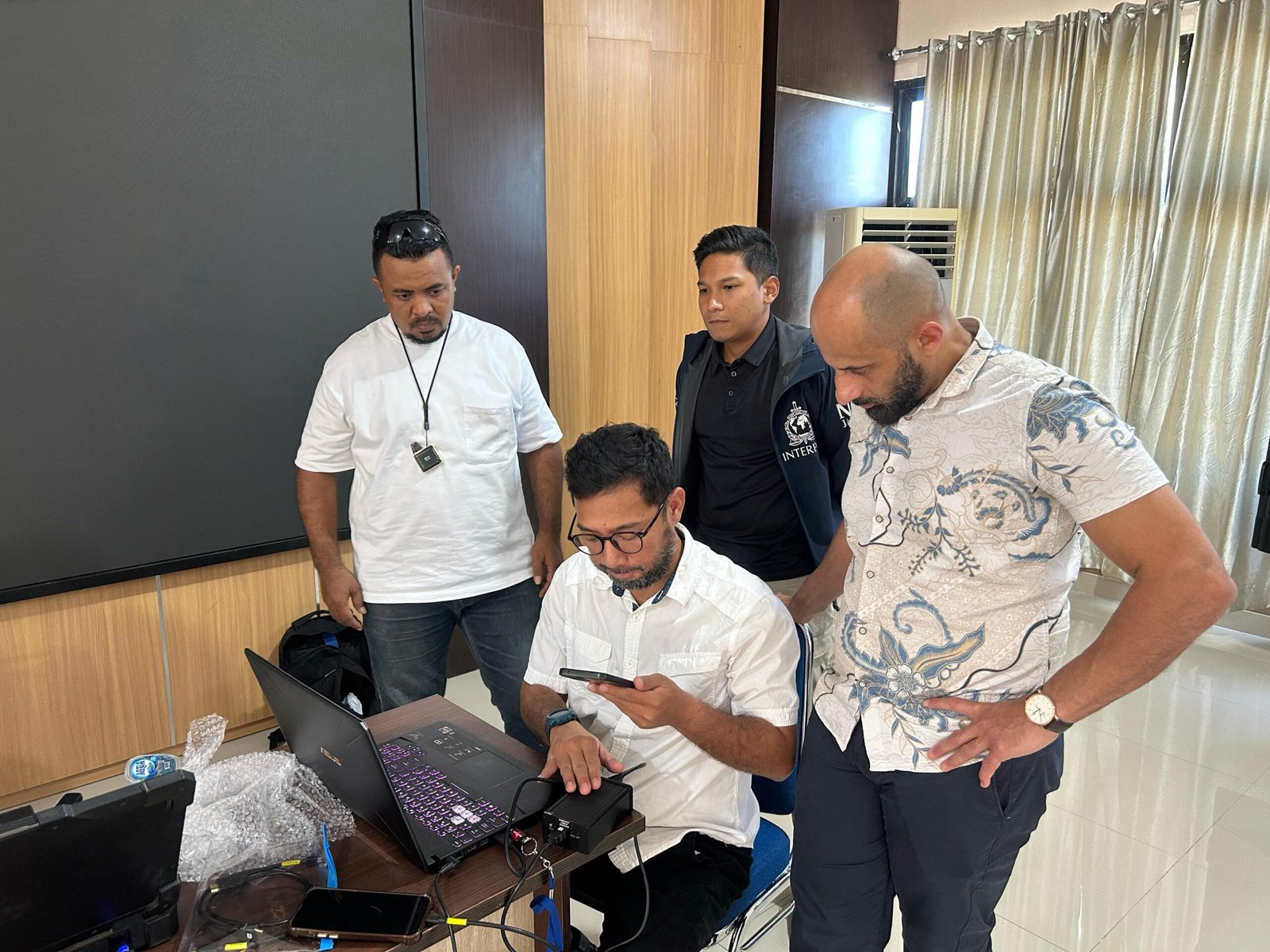 Pemeriksaan Korban TPPO WN RRT oleh Tim Gabungan di Kantor Imigrasi Kupang